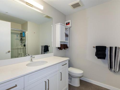 106-2843 Jacklin Rd, Langford, BC - Indoor Photo Showing Bathroom