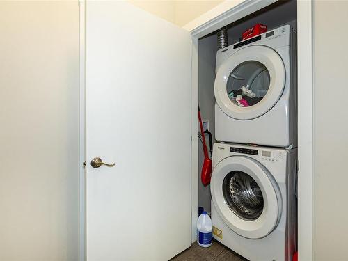 106-2843 Jacklin Rd, Langford, BC - Indoor Photo Showing Laundry Room