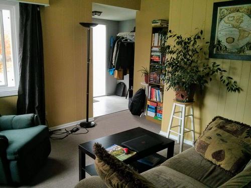 407 9Th Avenue, Castlegar, BC - Indoor Photo Showing Other Room