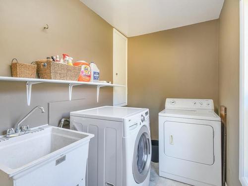 657 First St, Nanaimo, BC - Indoor Photo Showing Laundry Room