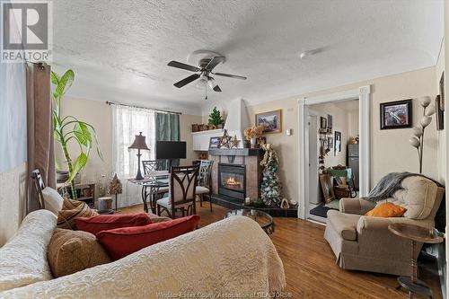 11 Raleigh Street, Chatham, ON - Indoor Photo Showing Living Room With Fireplace