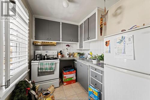 11 Raleigh Street, Chatham, ON - Indoor Photo Showing Kitchen