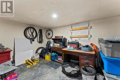 11 Raleigh Street, Chatham, ON - Indoor Photo Showing Garage