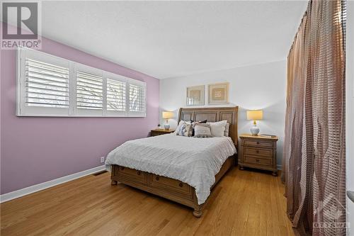 11 West Herrington Court, Ottawa, ON - Indoor Photo Showing Bedroom