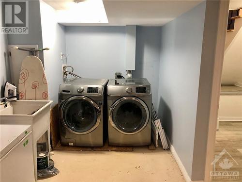 11 West Herrington Court, Ottawa, ON - Indoor Photo Showing Laundry Room