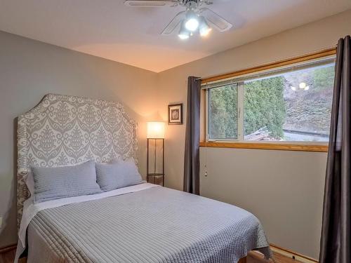 1108 Menu Road, West Kelowna, BC - Indoor Photo Showing Bedroom