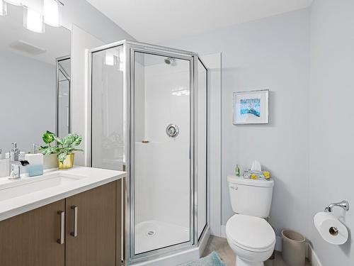 103-3475 Granite, Kelowna, BC - Indoor Photo Showing Bathroom