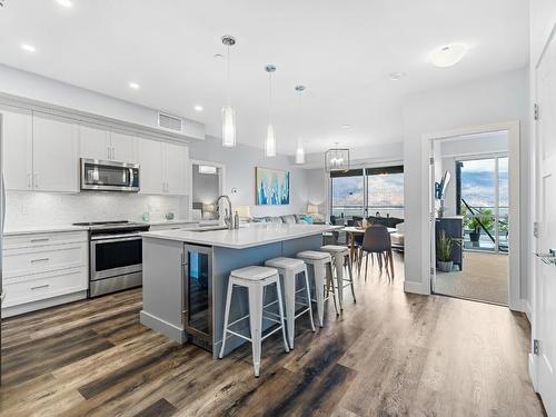 103-3475 Granite, Kelowna, BC - Indoor Photo Showing Kitchen With Upgraded Kitchen
