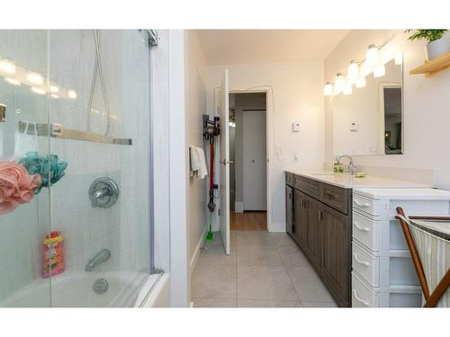 1142 Larch Avenue, Sicamous, BC - Indoor Photo Showing Bathroom