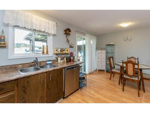 1142 Larch Avenue, Sicamous, BC - Indoor Photo Showing Kitchen With Double Sink
