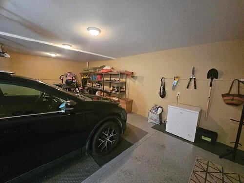 3200 Vineyard View Drive, West Kelowna, BC - Indoor Photo Showing Garage