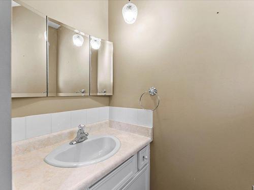 1276 Rio Drive, Kelowna, BC - Indoor Photo Showing Bathroom
