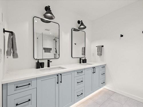 3283 Deer Ridge Court, West Kelowna, BC - Indoor Photo Showing Bathroom