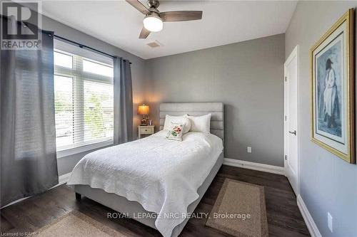 54 Renfield St, Port Colborne, ON - Indoor Photo Showing Bedroom