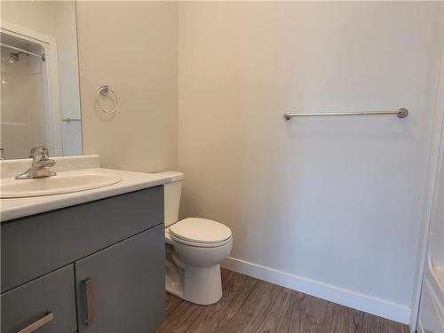 340 4Th Avenue Ne, Portage La Prairie, MB - Indoor Photo Showing Bathroom