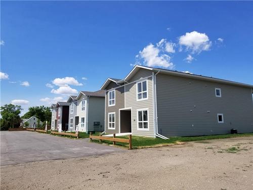 340 4Th Avenue Ne, Portage La Prairie, MB - Outdoor