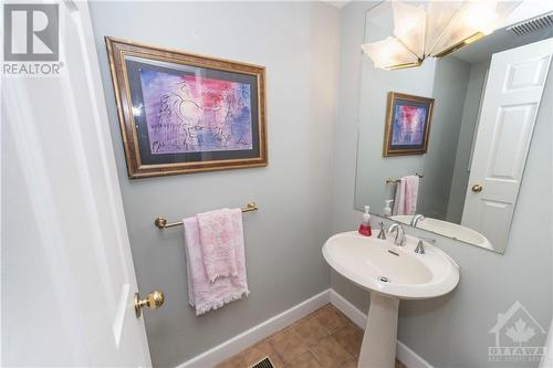 3868 Revelstoke Drive, Ottawa, ON - Indoor Photo Showing Bathroom