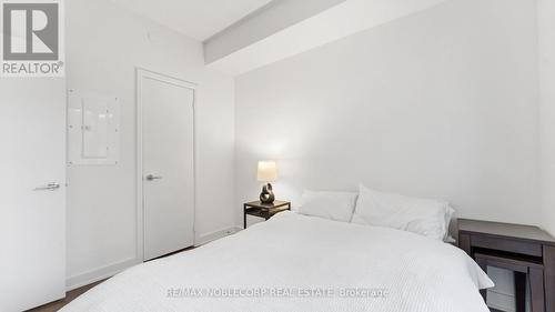 #919 -576 Front St, Toronto, ON - Indoor Photo Showing Bedroom