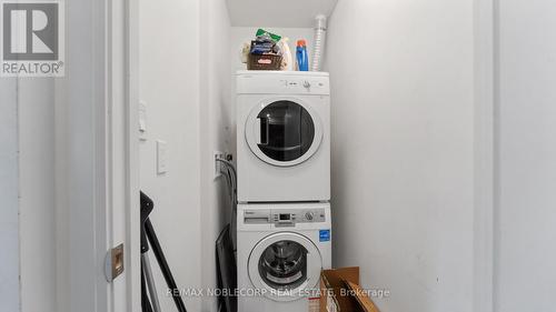 #919 -576 Front St, Toronto, ON - Indoor Photo Showing Laundry Room