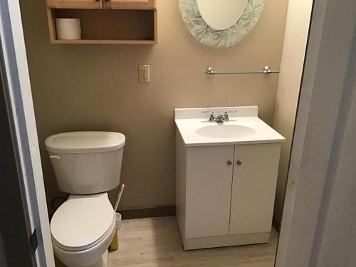 889 Elder Road, Kamloops, BC - Indoor Photo Showing Bathroom