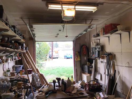 889 Elder Road, Kamloops, BC - Indoor Photo Showing Garage