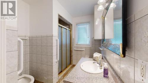 9 Westmount Park Rd, Toronto, ON - Indoor Photo Showing Bathroom
