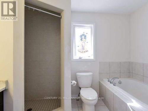 15 Midhope Way, Brampton, ON - Indoor Photo Showing Bathroom