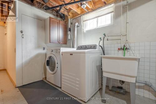 470 Ashland Ave, London, ON - Indoor Photo Showing Laundry Room