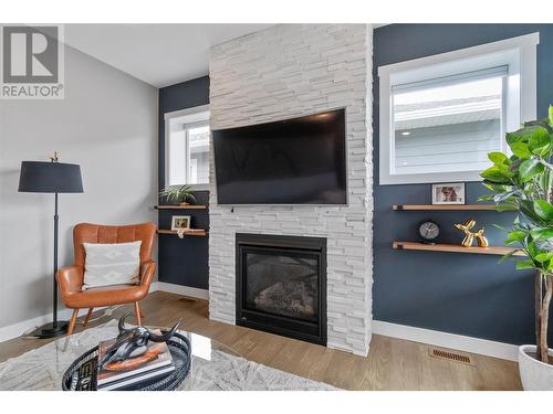 1791 10 Street Sw Unit# 37, Salmon Arm, BC - Indoor Photo Showing Living Room With Fireplace