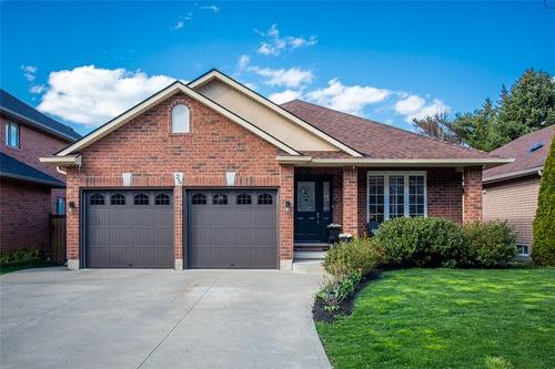 25 Evergreens Drive, Grimsby, ON - Outdoor With Facade