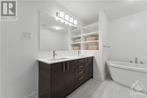 222 Zinnia Way, Manotick, ON - Indoor Photo Showing Bathroom