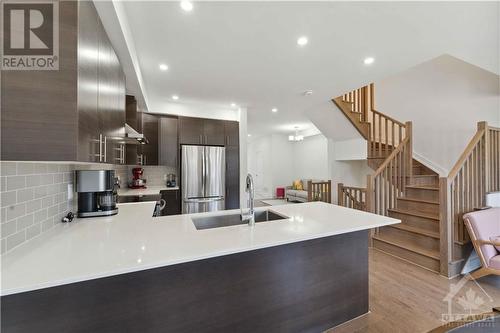 222 Zinnia Way, Manotick, ON - Indoor Photo Showing Kitchen With Double Sink With Upgraded Kitchen