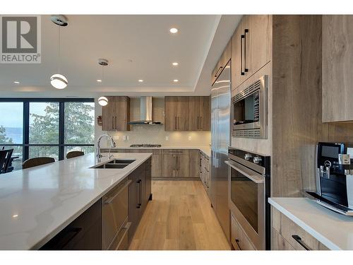 3475 Granite Close Unit# 401, Kelowna, BC - Indoor Photo Showing Kitchen With Double Sink