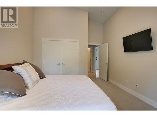 3475 Granite Close Unit# 401, Kelowna, BC - Indoor Photo Showing Bedroom