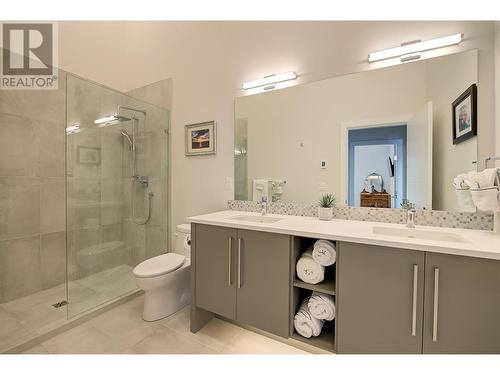 3475 Granite Close Unit# 401, Kelowna, BC - Indoor Photo Showing Bathroom