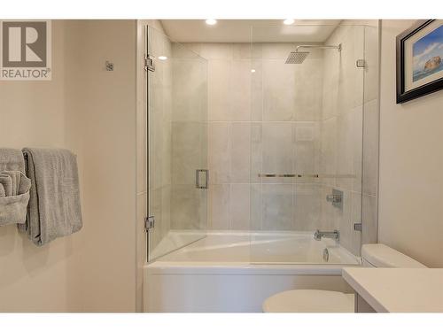 3475 Granite Close Unit# 401, Kelowna, BC - Indoor Photo Showing Bathroom