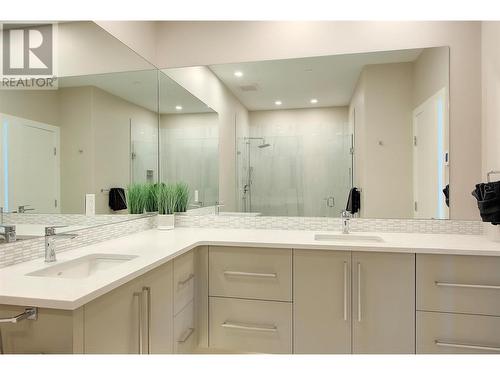 3475 Granite Close Unit# 401, Kelowna, BC - Indoor Photo Showing Bathroom