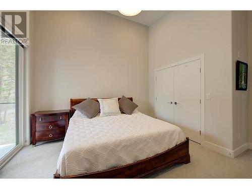 3475 Granite Close Unit# 401, Kelowna, BC - Indoor Photo Showing Bedroom