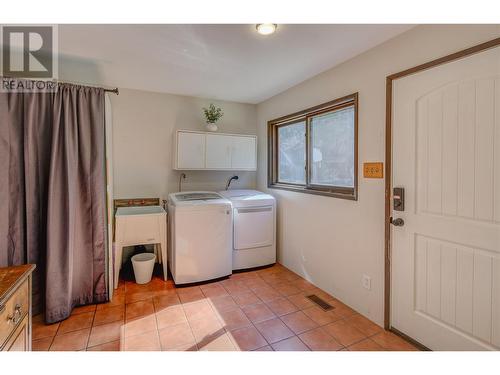 3580 Eagle Bay Road, Blind Bay, BC - Indoor Photo Showing Laundry Room