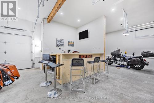 33 Glen Oak Crt, Barrie, ON - Indoor Photo Showing Garage