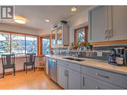 661 Park Road, Enderby, BC - Indoor Photo Showing Kitchen With Double Sink