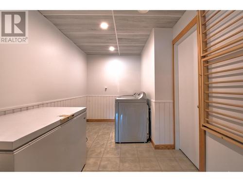 661 Park Road, Enderby, BC - Indoor Photo Showing Laundry Room