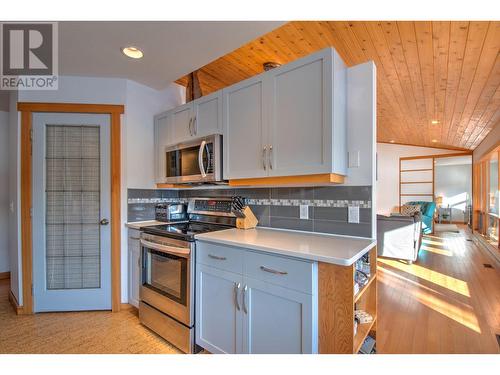 661 Park Road, Enderby, BC - Indoor Photo Showing Kitchen