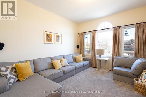3158 Clayhill Road, Mississauga, ON - Indoor Photo Showing Living Room