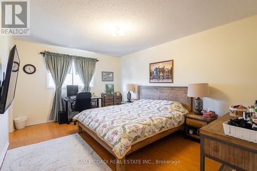 3158 Clayhill Road, Mississauga, ON - Indoor Photo Showing Bedroom