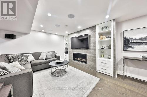 435 The Thicket, Mississauga, ON - Indoor Photo Showing Living Room With Fireplace