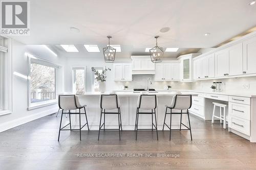 435 The Thicket, Mississauga, ON - Indoor Photo Showing Kitchen