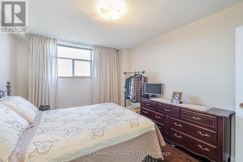 #809 -335 Driftwood Ave, Toronto, ON - Indoor Photo Showing Bedroom