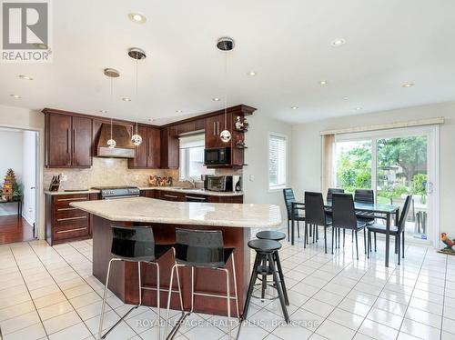 3546 Trelawny Circ, Mississauga, ON - Indoor Photo Showing Kitchen With Upgraded Kitchen