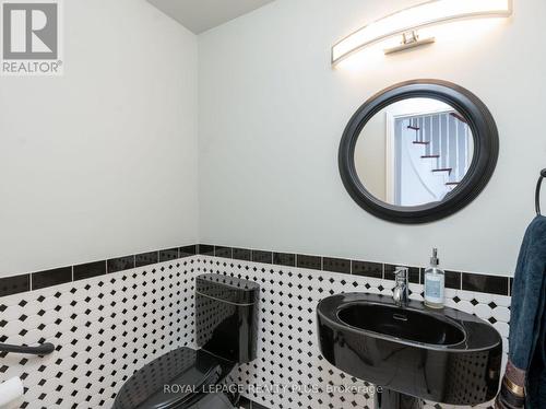 3546 Trelawny Circ, Mississauga, ON - Indoor Photo Showing Bathroom
